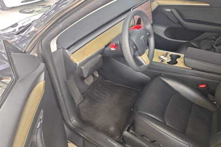 Used Tesla Model Y 2022 Rear-Wheel-Drive Version Driver Seat