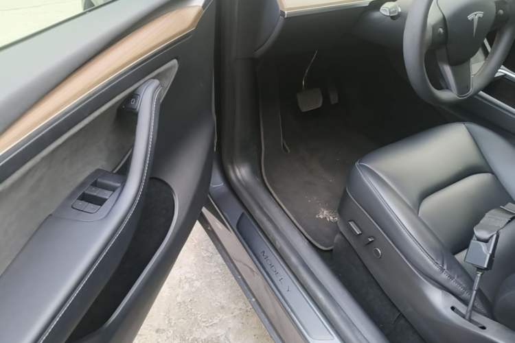 Used Tesla Model Y 2022 Rear-Wheel-Drive Version Driver Seat