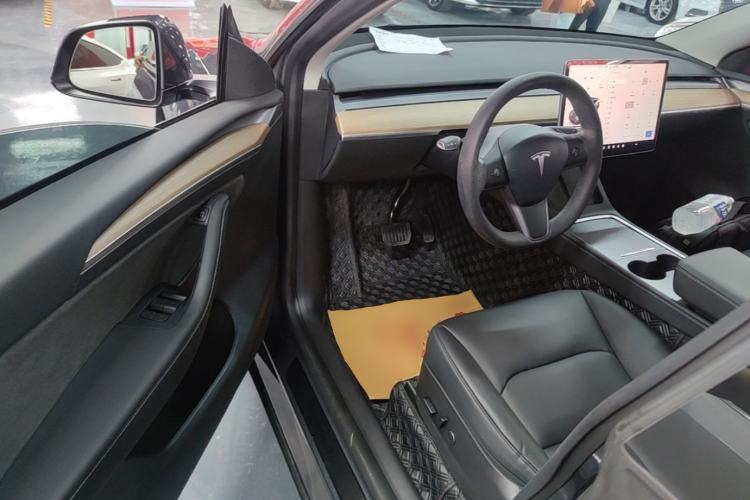 Used Tesla Model Y 2022 Rear-Wheel-Drive Version Driver Seat