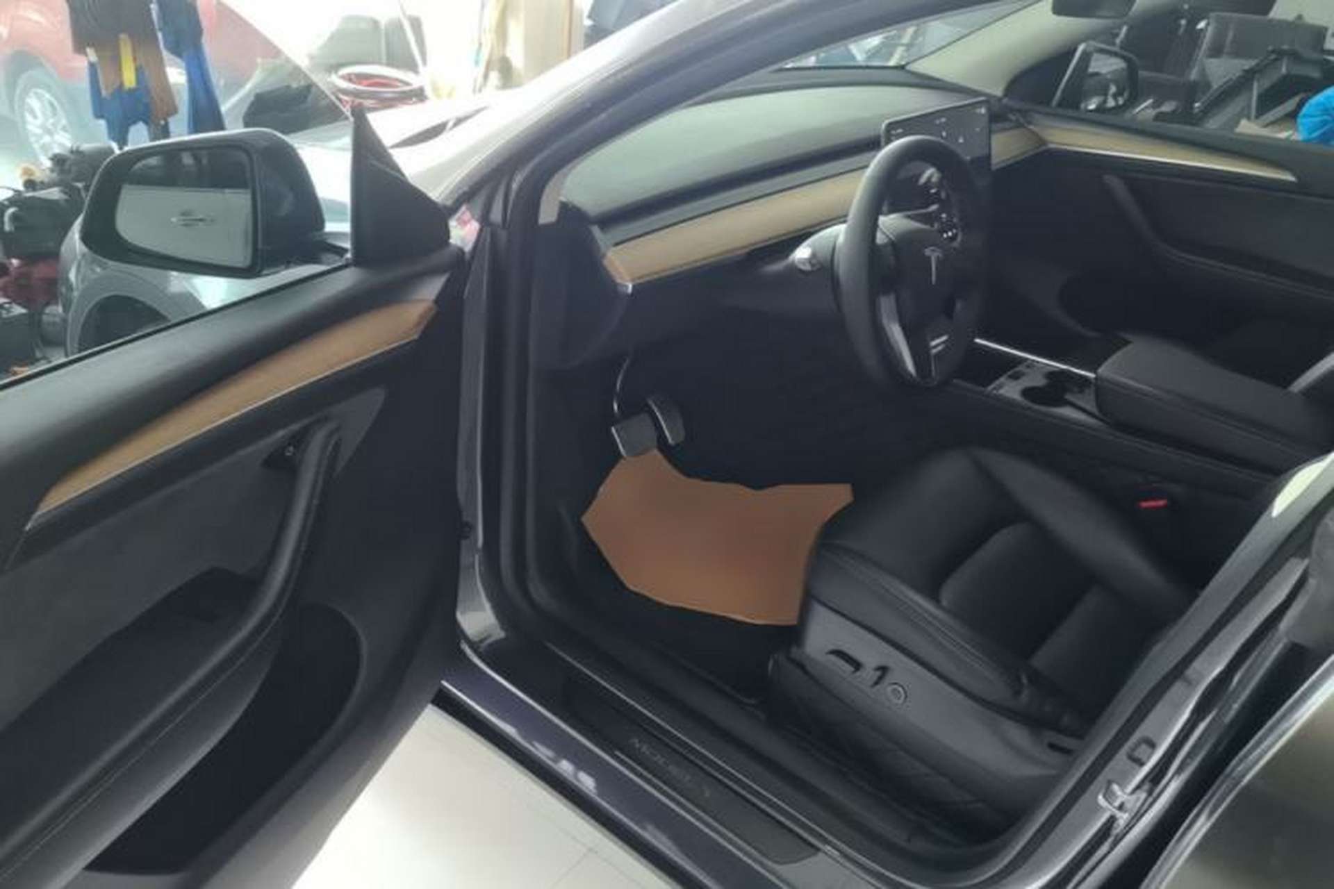 Used Tesla Model Y 2022 Long-Range All-Wheel-Drive Version Driver Seat