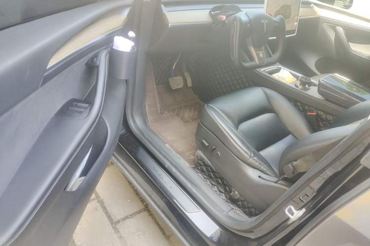 Used Tesla Model Y 2022 Rear-Wheel-Drive Version Driver Seat