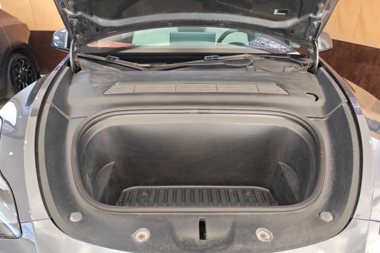 Used Tesla Model Y 2022 Rear-Wheel-Drive Version Engine Bay