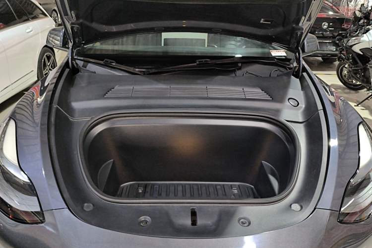 Used Tesla Model Y 2022 Rear-Wheel-Drive Version Engine Bay
