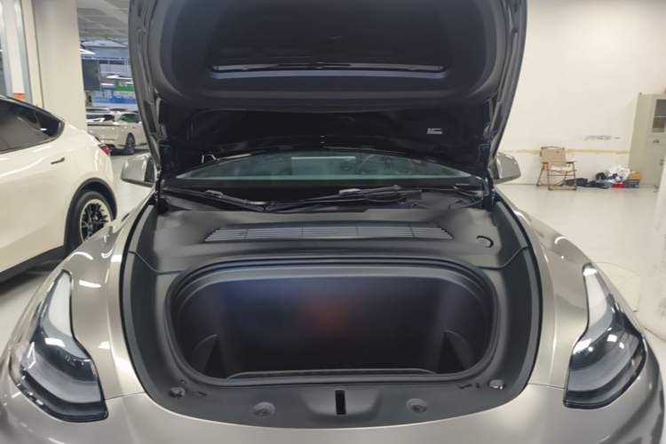 Used Tesla Model Y 2022 Revised Version Long-Range All-Wheel Drive Engine Bay
