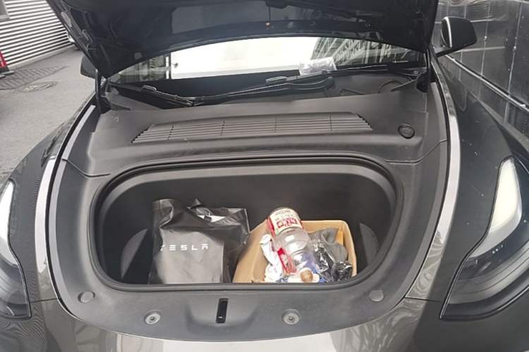 Used Tesla Model Y 2022 Rear-Wheel-Drive Version Engine Bay