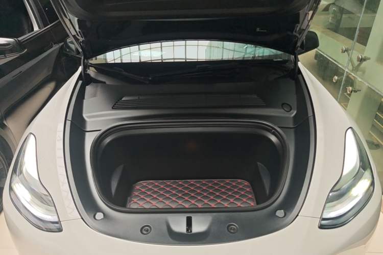 Used Tesla Model Y 2022 Rear-Wheel-Drive Version Engine Bay