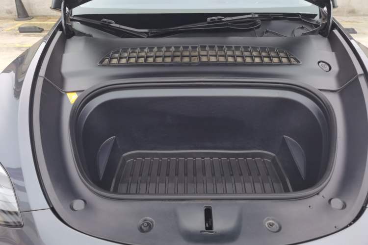 Used Tesla Model Y 2022 Performance High-Performance All-Wheel-Drive Version Engine Bay