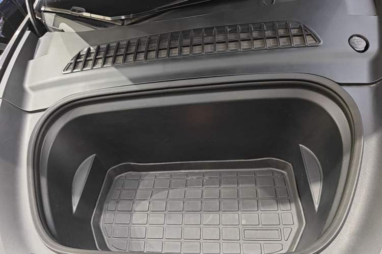 Used Tesla Model Y 2022 Revised Version Rear-Wheel Drive Engine Bay
