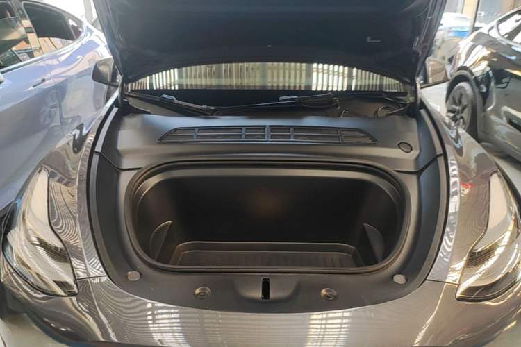 Used Tesla Model Y 2022 Revised Version Rear-Wheel Drive Engine Bay