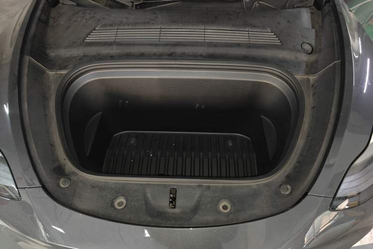 Used Tesla Model Y 2022 Rear-Wheel-Drive Version Engine Bay