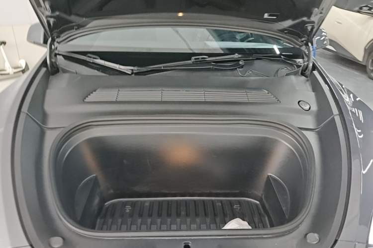 Used Tesla Model Y 2022 Revised Version Rear-Wheel Drive Engine Bay