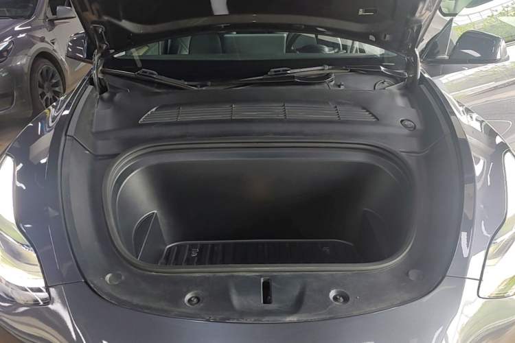 Used Tesla Model Y 2022 Revised Version Rear-Wheel Drive Engine Bay