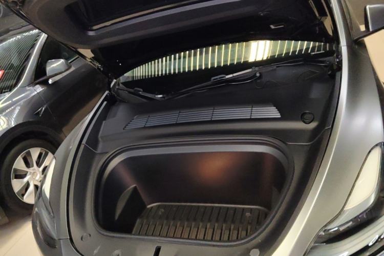 Used Tesla Model Y 2022 Rear-Wheel-Drive Version Engine Bay