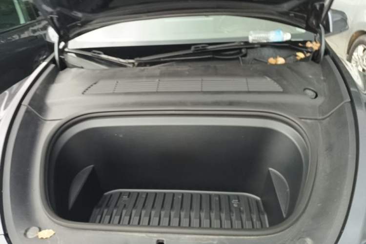 Used Tesla Model Y 2022 Rear-Wheel-Drive Version Engine Bay