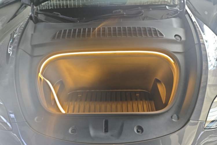 Used Tesla Model Y 2022 Rear-Wheel-Drive Version Engine Bay