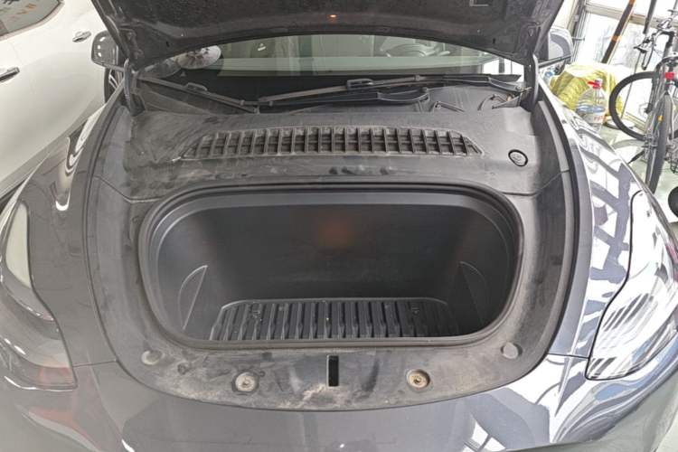 Used Tesla Model Y 2022 Revised Version Rear-Wheel Drive Engine Bay