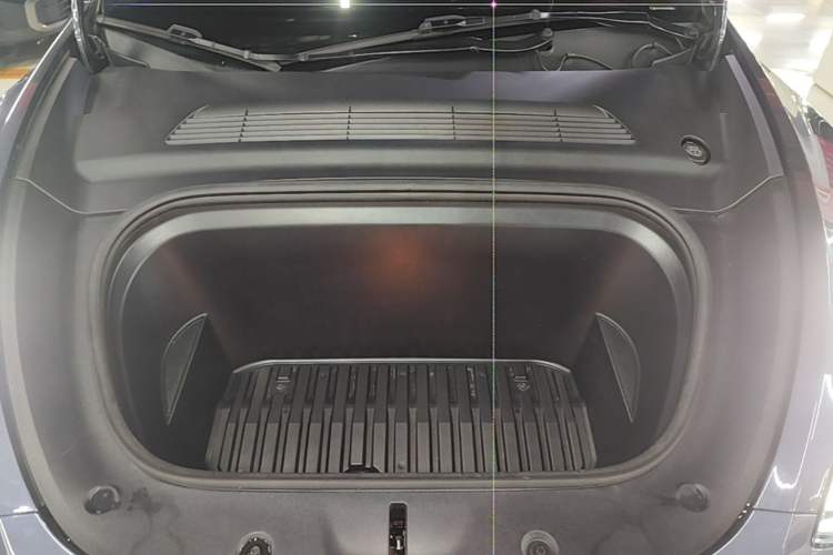 Used Tesla Model Y 2022 Rear-Wheel-Drive Version Engine Bay