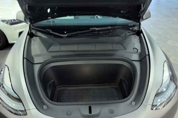 Used Tesla Model Y 2022 Revised Version Rear-Wheel Drive Engine Bay