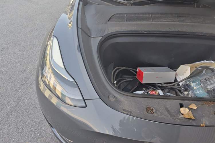 Used Tesla Model Y 2022 Rear-Wheel-Drive Version Engine Bay Right