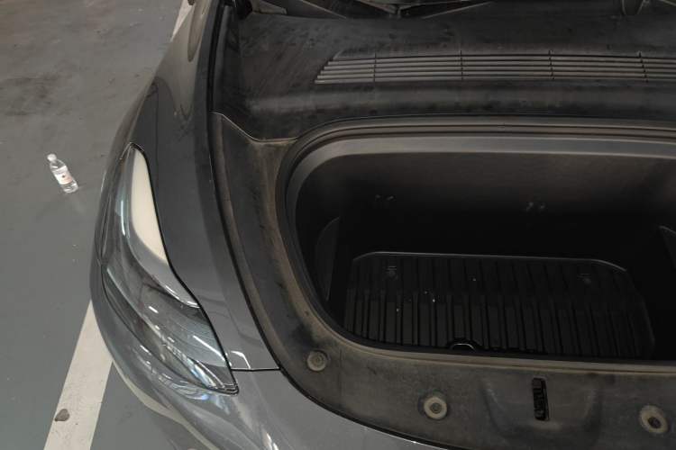 Used Tesla Model Y 2022 Rear-Wheel-Drive Version Engine Bay Right