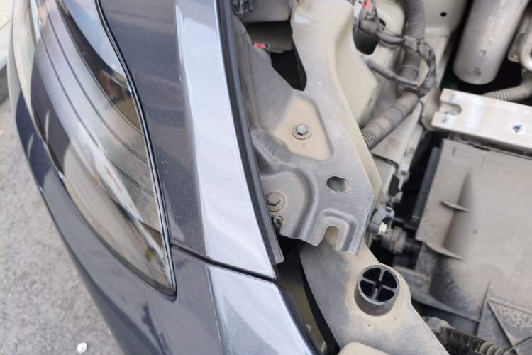 Used Tesla Model Y 2022 Rear-Wheel-Drive Version Engine Bay Right