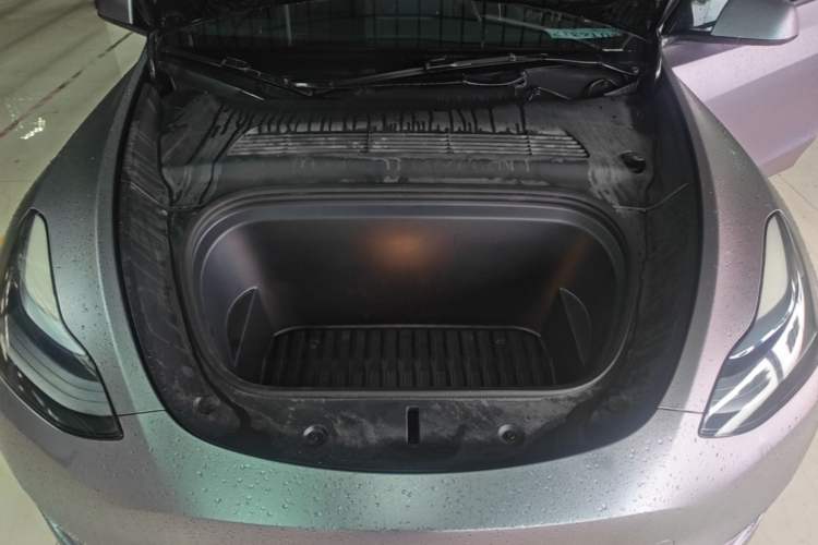 Used Tesla Model Y 2022 Rear-Wheel-Drive Version Engine Bay