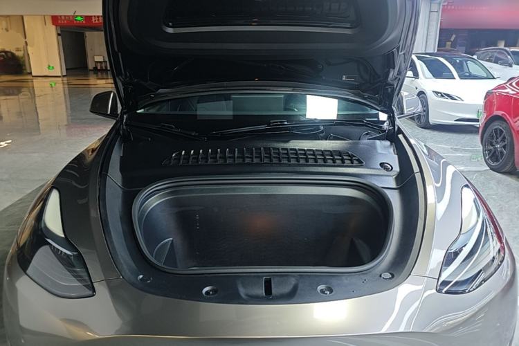 Used Tesla Model Y 2022 Rear-Wheel-Drive Version Engine Bay