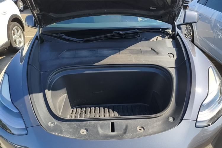 Used Tesla Model Y 2022 Rear-Wheel-Drive Version Engine Bay