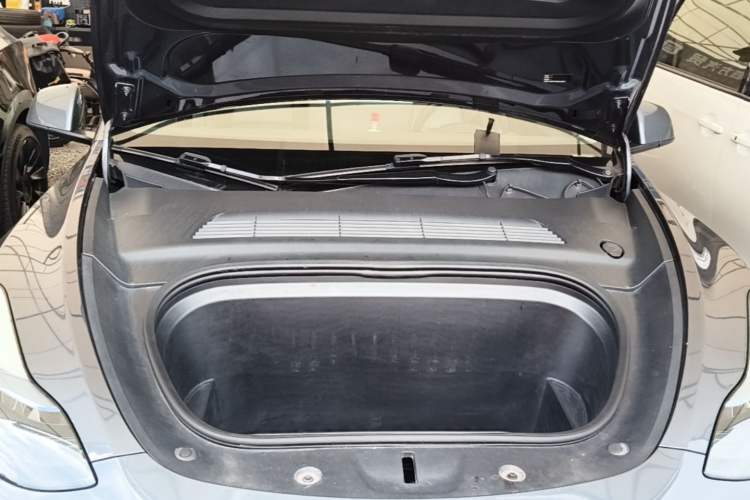 Used Tesla Model Y 2022 Revised Version Rear-Wheel Drive Engine Bay