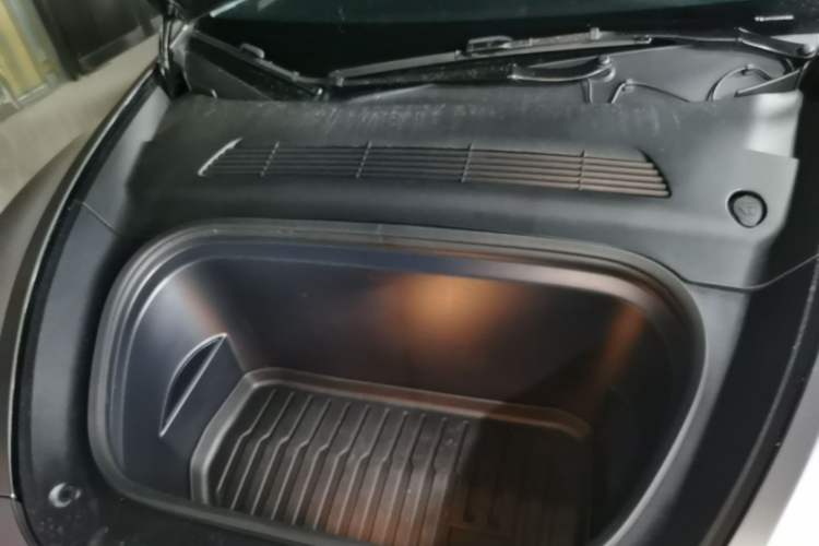 Used Tesla Model Y 2022 Revised Version Long-Range All-Wheel Drive Engine Bay