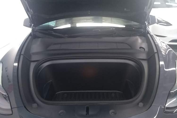 Used Tesla Model Y 2022 Rear-Wheel-Drive Version Engine Bay