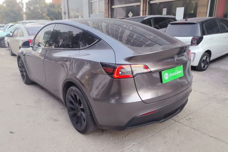 Used Tesla Model Y 2022 Long-Range All-Wheel-Drive Version Exterior 2