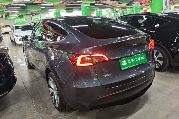 Used Tesla Model Y 2022 Long-Range All-Wheel-Drive Version Exterior 2