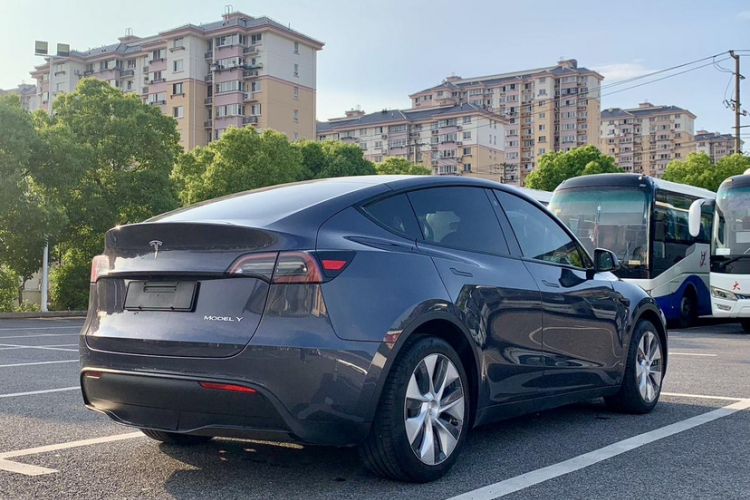 Used Tesla Model Y 2022 Rear-Wheel-Drive Version Exterior 2