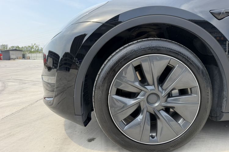 Used Tesla Model Y 2022 Long-Range All-Wheel-Drive Version Exterior 2