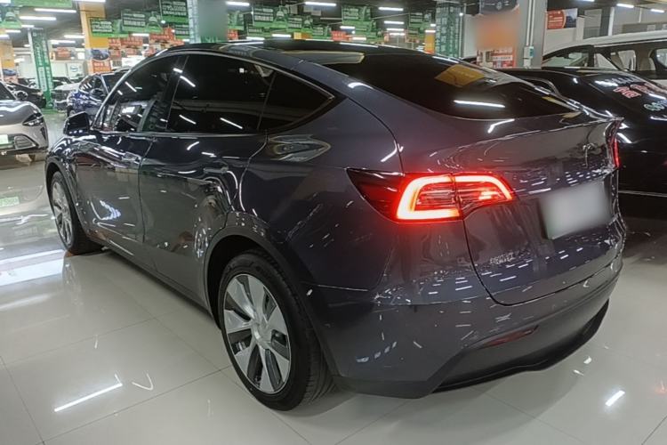 Used Tesla Model Y 2022 Long-Range All-Wheel-Drive Version Exterior 2
