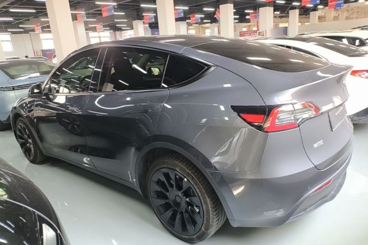 Used Tesla Model Y 2022 Long-Range All-Wheel-Drive Version Exterior 2