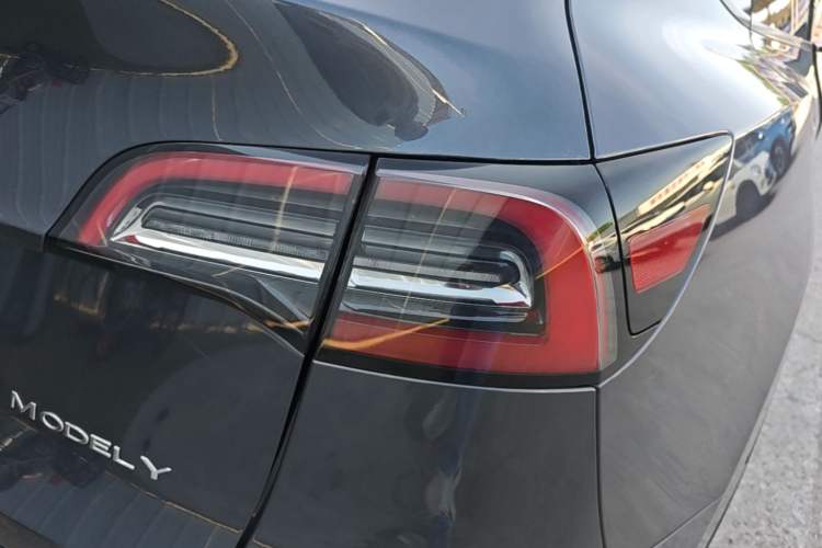 Used Tesla Model Y 2022 Revised Version Rear-Wheel Drive Exterior 3
