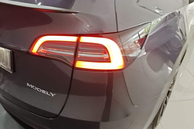 Used Tesla Model Y 2022 Revised Version Rear-Wheel Drive Exterior 3