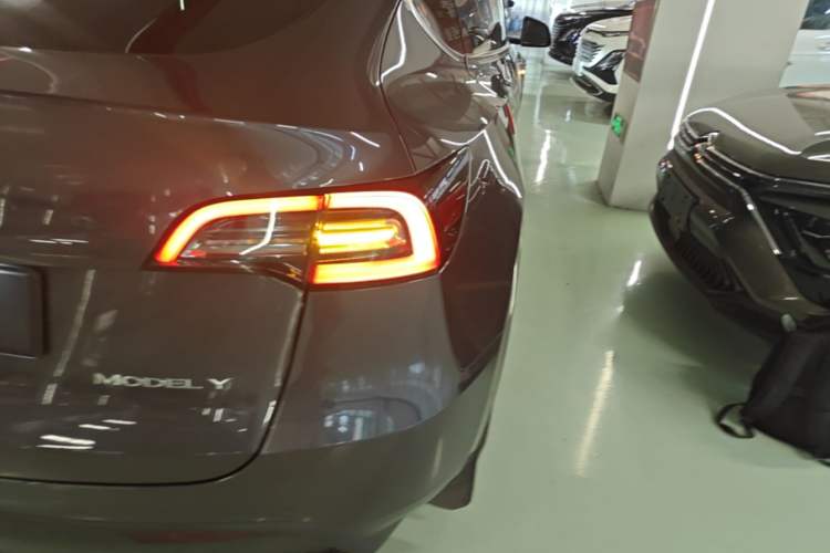 Used Tesla Model Y 2022 Revised Version Rear-Wheel Drive Exterior 3