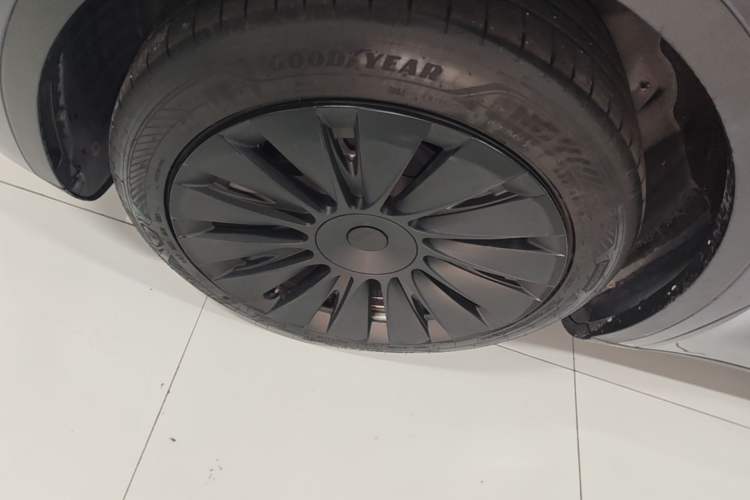 Used Tesla Model Y 2022 Revised Version Long-Range All-Wheel Drive Exterior 4