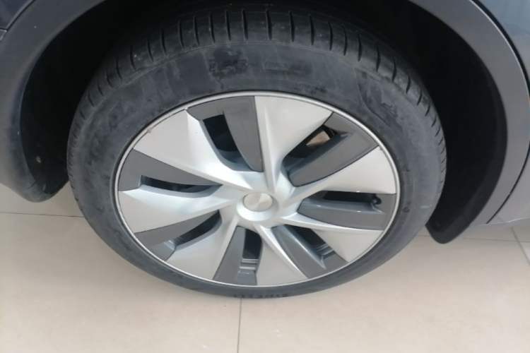 Used Tesla Model Y 2022 Revised Version Rear-Wheel Drive Exterior 5