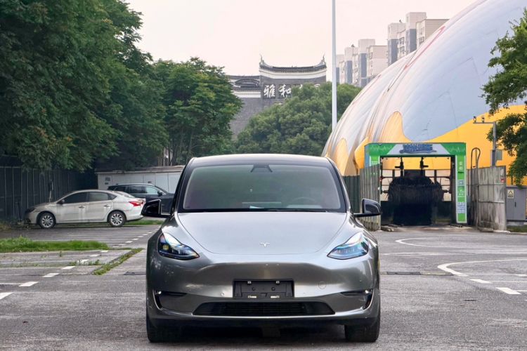 Used Tesla Model Y 2022 Long-Range All-Wheel-Drive Version Exterior 5