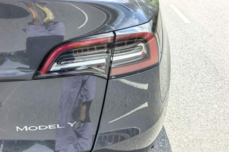 Used Tesla Model Y 2022 Rear-Wheel-Drive Version Exterior 7