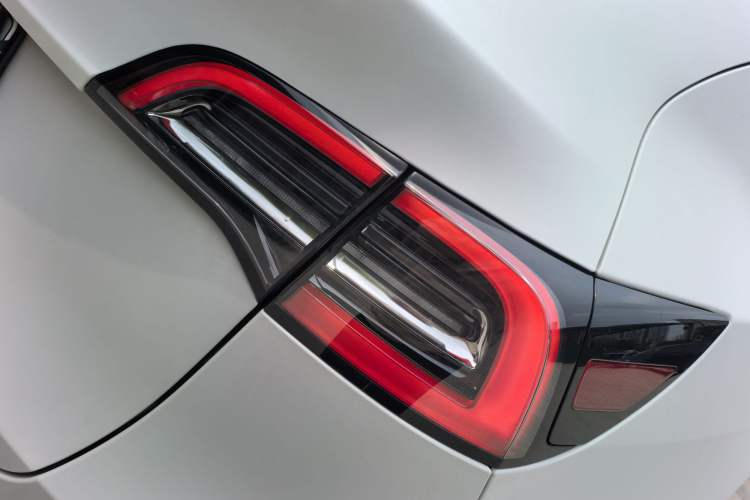 Used Tesla Model Y 2022 Revised Version Rear-Wheel Drive Exterior 8