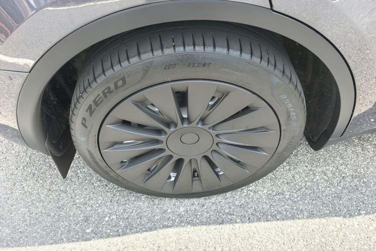 Used Tesla Model Y 2022 Rear-Wheel-Drive Version Exterior 8