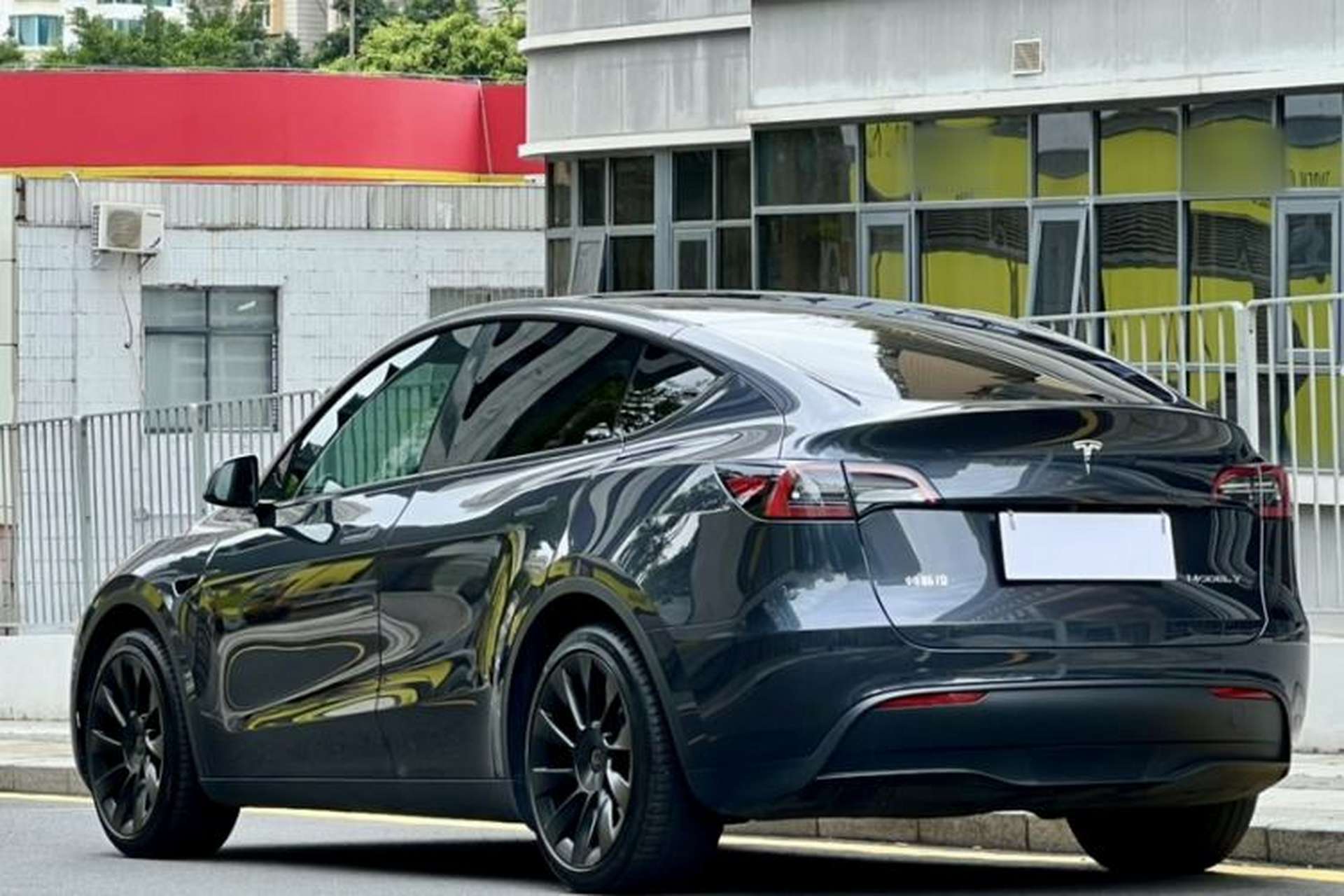 Used Tesla Model Y 2022 Revised Version Long-Range All-Wheel Drive Exterior 8