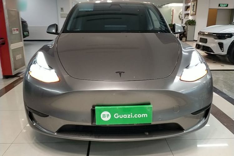 Used Tesla Model Y 2022 Rear-Wheel-Drive Version Front