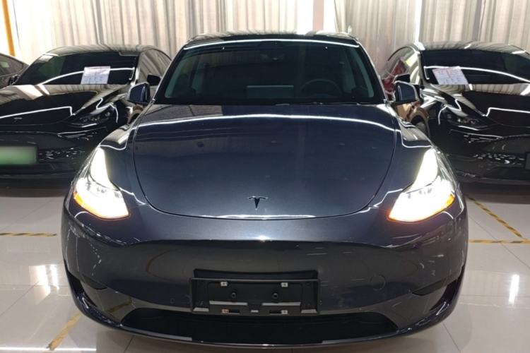 Used Tesla Model Y 2022 Rear-Wheel-Drive Version Front