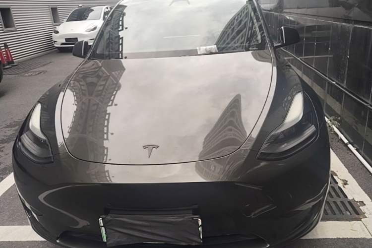 Used Tesla Model Y 2022 Rear-Wheel-Drive Version Front